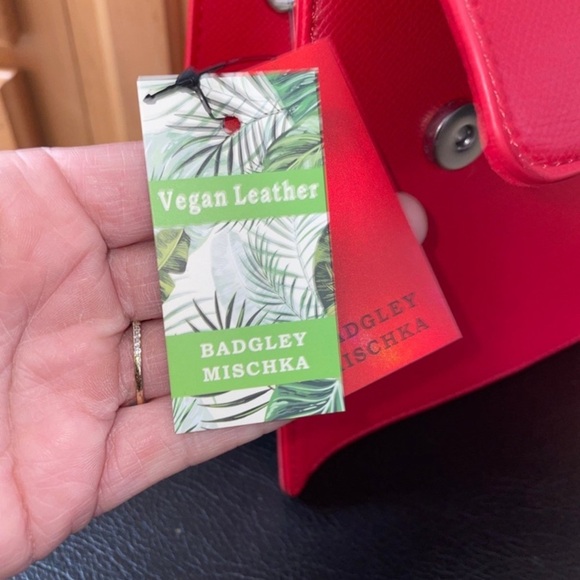 Brand New Badgley Mischka Crossbody Bag Silver Hardware and Additional strap NWT - Picture 7 of 7